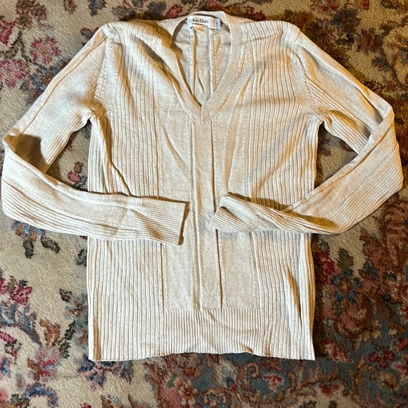 Calvin Klein sweater - Picture 1 of 3